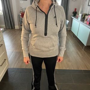 COPY - Women’s Nike Hooded Sweatshirt Size Medium